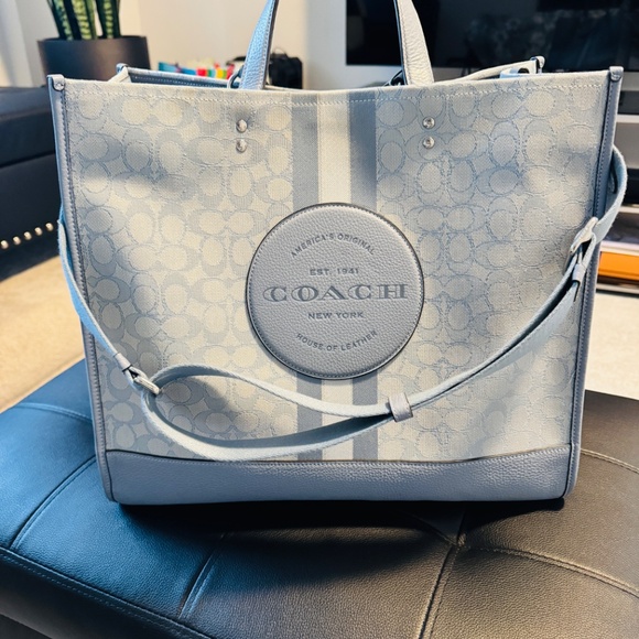 Coach Dempsey tote 40 - Picture 2 of 7